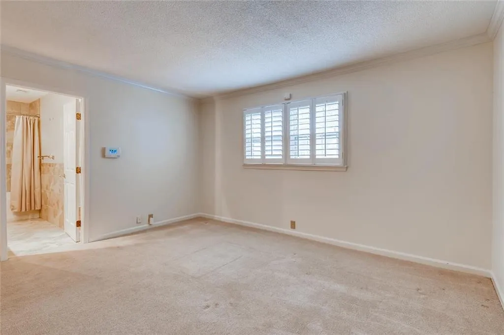 101 Dunwoody Chace, Sandy Springs, Georgia 30328, 3 Bedrooms Bedrooms, ,3 BathroomsBathrooms,Residential,Sold,101 Dunwoody Chace,6840639