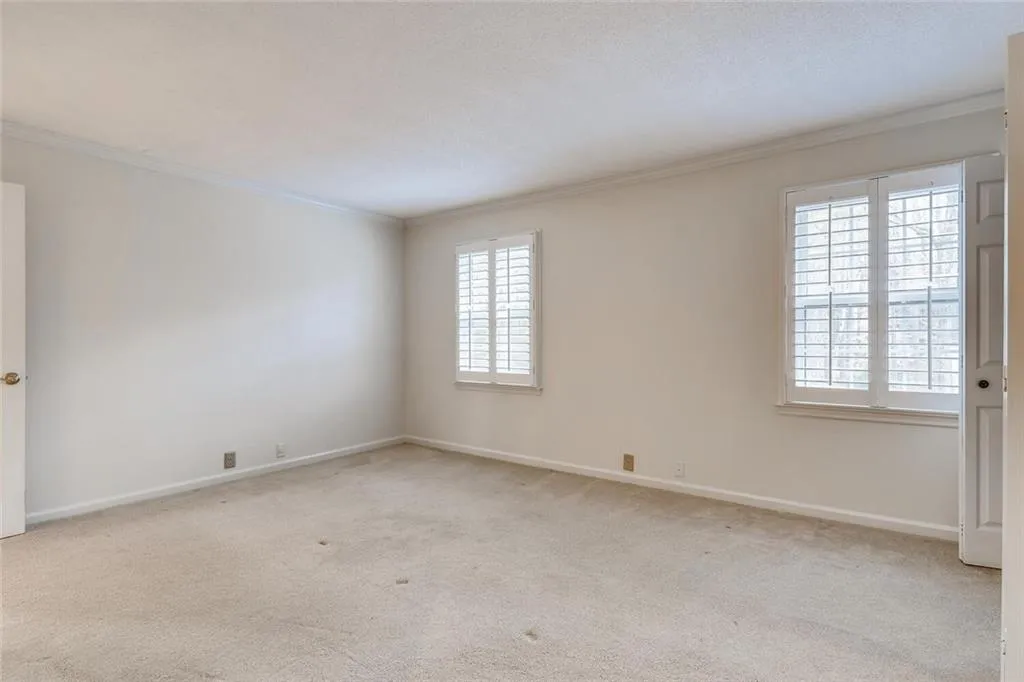 101 Dunwoody Chace, Sandy Springs, Georgia 30328, 3 Bedrooms Bedrooms, ,3 BathroomsBathrooms,Residential,Sold,101 Dunwoody Chace,6840639