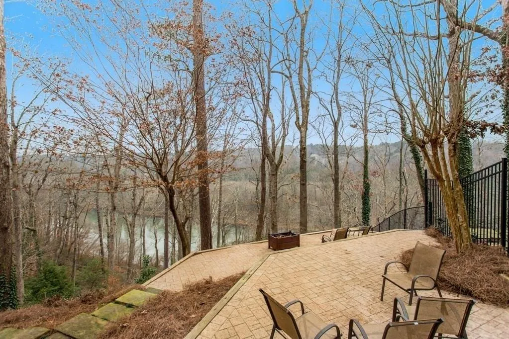 25 Pointe Ridge Drive, Atlanta, Georgia 30328, 4 Bedrooms Bedrooms, ,3 BathroomsBathrooms,Residential,Sold,25 Pointe Ridge Drive,6115283