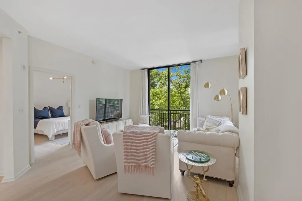 3040 Peachtree Road Nw Unit 211, Atlanta, Georgia 30305, 2 Bedrooms Bedrooms, 0 ,2 BathroomsBathrooms,Residential,For Sale,3040 Peachtree Road Nw Unit 211,7807837