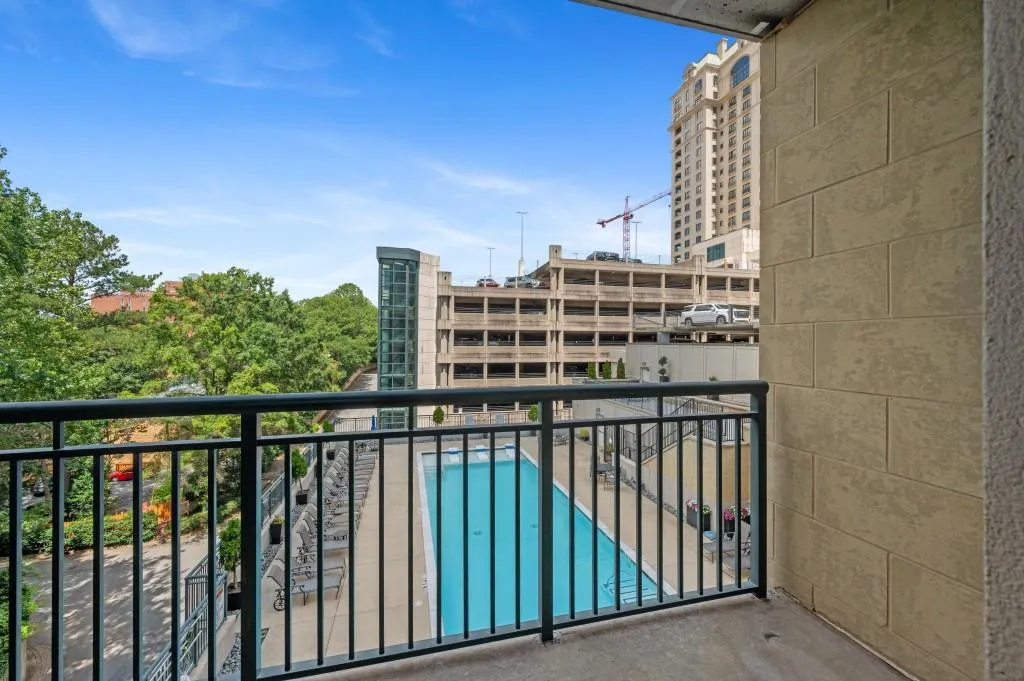 3040 Peachtree Road Nw Unit 211, Atlanta, Georgia 30305, 2 Bedrooms Bedrooms, 0 ,2 BathroomsBathrooms,Residential,For Sale,3040 Peachtree Road Nw Unit 211,7807837