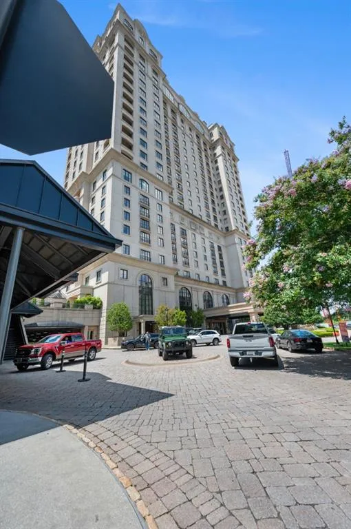 3040 Peachtree Road Nw Unit 211, Atlanta, Georgia 30305, 2 Bedrooms Bedrooms, 0 ,2 BathroomsBathrooms,Residential,For Sale,3040 Peachtree Road Nw Unit 211,7807837