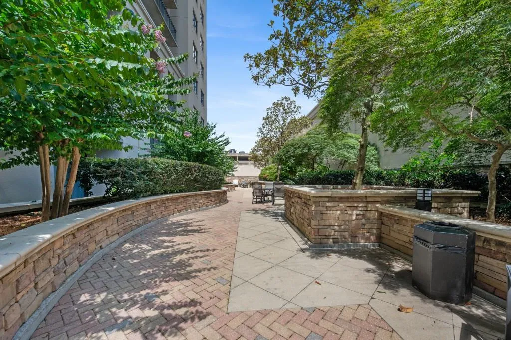 3040 Peachtree Road Nw Unit 211, Atlanta, Georgia 30305, 2 Bedrooms Bedrooms, 0 ,2 BathroomsBathrooms,Residential,For Sale,3040 Peachtree Road Nw Unit 211,7807837