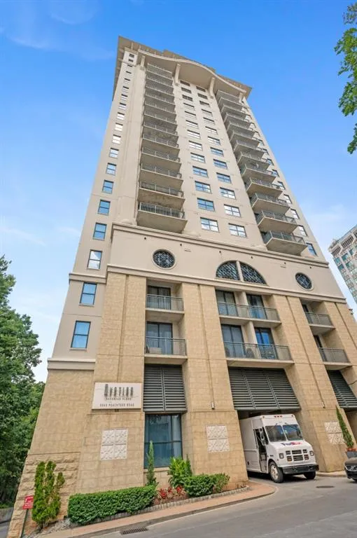 3040 Peachtree Road Nw Unit 211, Atlanta, Georgia 30305, 2 Bedrooms Bedrooms, 0 ,2 BathroomsBathrooms,Residential,For Sale,3040 Peachtree Road Nw Unit 211,7807837