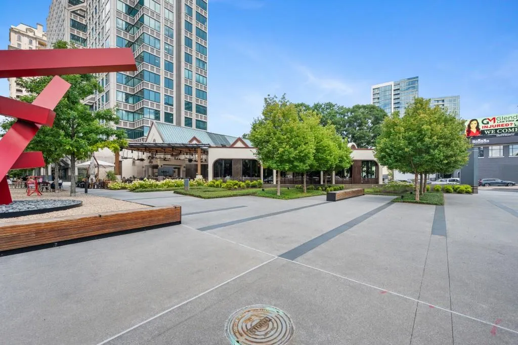 3040 Peachtree Road Nw Unit 211, Atlanta, Georgia 30305, 2 Bedrooms Bedrooms, 0 ,2 BathroomsBathrooms,Residential,For Sale,3040 Peachtree Road Nw Unit 211,7807837