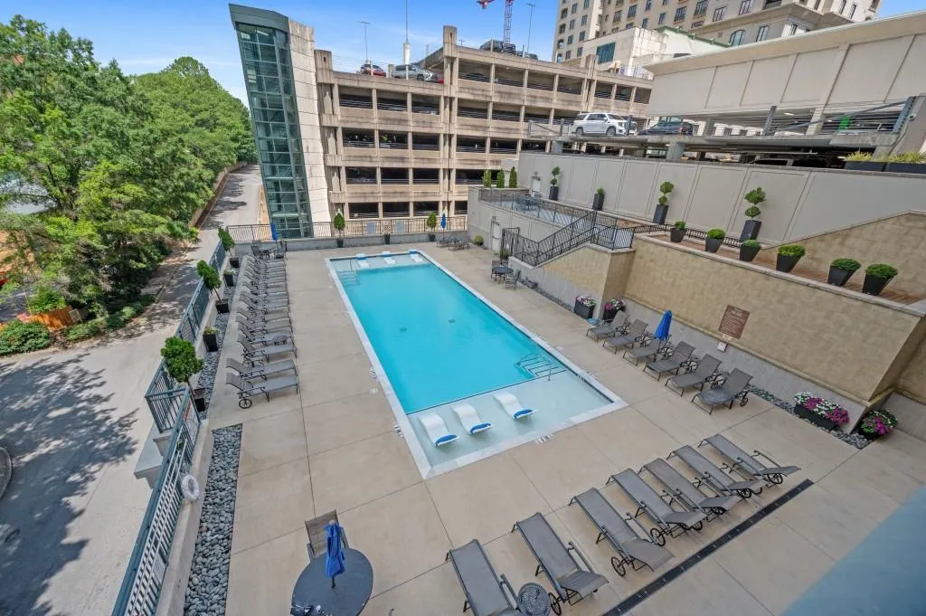 3040 Peachtree Road Nw Unit 211, Atlanta, Georgia 30305, 2 Bedrooms Bedrooms, 0 ,2 BathroomsBathrooms,Residential,For Sale,3040 Peachtree Road Nw Unit 211,7807837