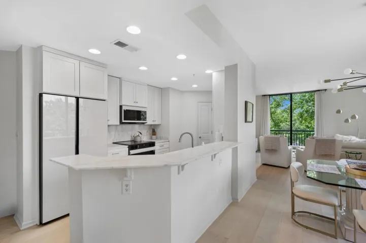 3040 Peachtree Road Nw Unit 211, Atlanta, Georgia 30305