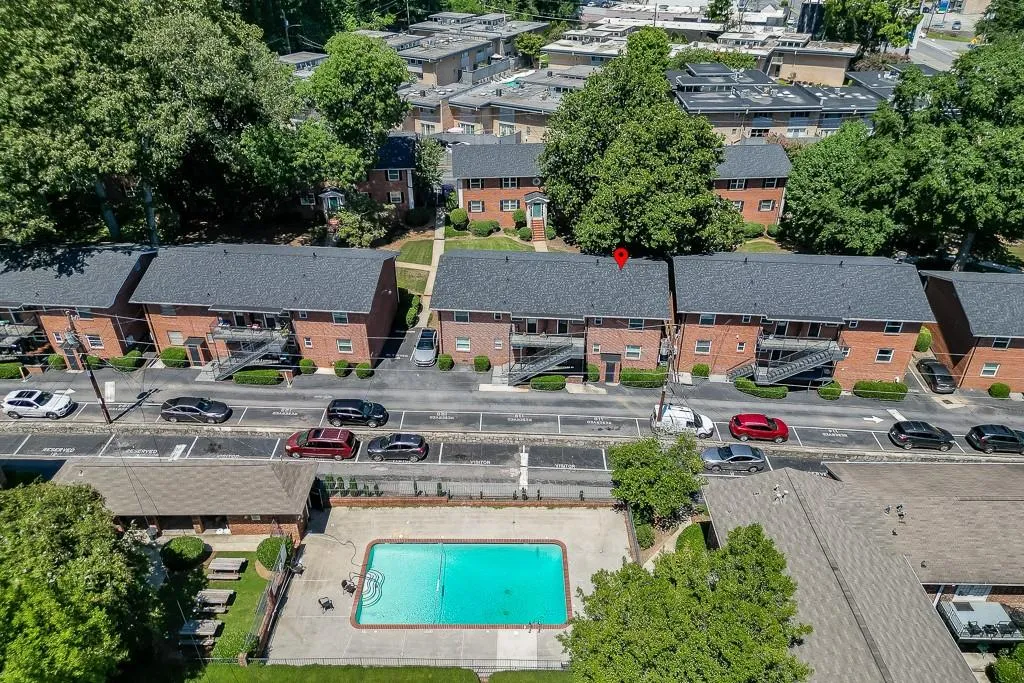 4282 Roswell Road Ne Unit D2, Atlanta, Georgia 30342, 2 Bedrooms Bedrooms, ,2 BathroomsBathrooms,Residential,For Sale,4282 Roswell Road Ne Unit D2,7668807 4282 Roswell Road Ne Unit D2, Atlanta, Georgia 30342, 2 Bedrooms Bedrooms, ,2 BathroomsBathrooms,Residential,For Sale,4282 Roswell Road Ne Unit D2,7668807