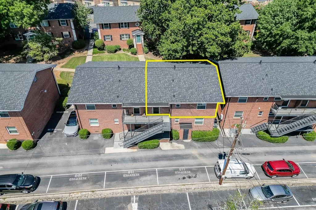 4282 Roswell Road Ne Unit D2, Atlanta, Georgia 30342, 2 Bedrooms Bedrooms, ,2 BathroomsBathrooms,Residential,For Sale,4282 Roswell Road Ne Unit D2,7668807 4282 Roswell Road Ne Unit D2, Atlanta, Georgia 30342, 2 Bedrooms Bedrooms, ,2 BathroomsBathrooms,Residential,For Sale,4282 Roswell Road Ne Unit D2,7668807