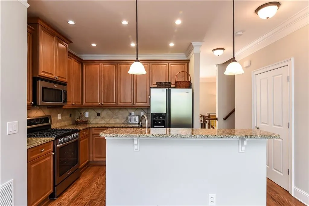 71 High Top Lane, Atlanta, Georgia 30328, 3 Bedrooms Bedrooms, ,3 BathroomsBathrooms,Residential,Sold,71 High Top Lane,5898085