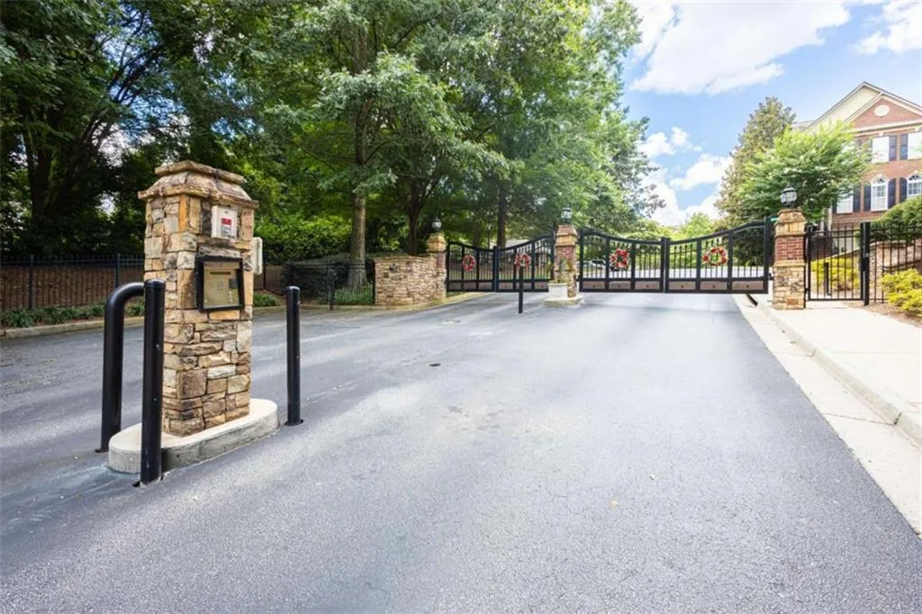 890 West Road, Atlanta, Georgia 30324, 3 Bedrooms Bedrooms, ,3 BathroomsBathrooms,Residential,For Sale,890 West Road,7617709