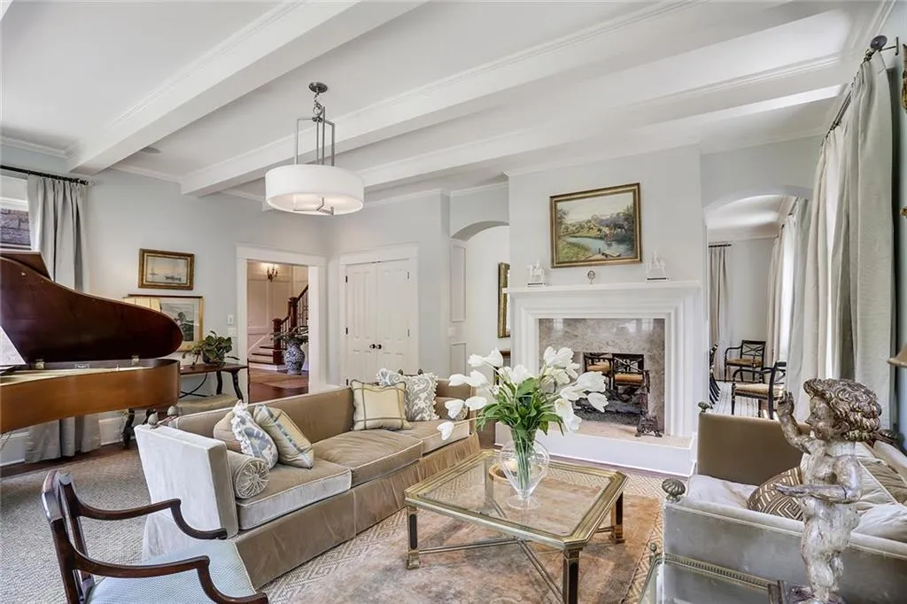 2875 Mabry Lane Ne, Brookhaven, Georgia 30319, 5 Bedrooms Bedrooms, ,4 BathroomsBathrooms,Residential,Sold,2875 Mabry Lane Ne,5692819