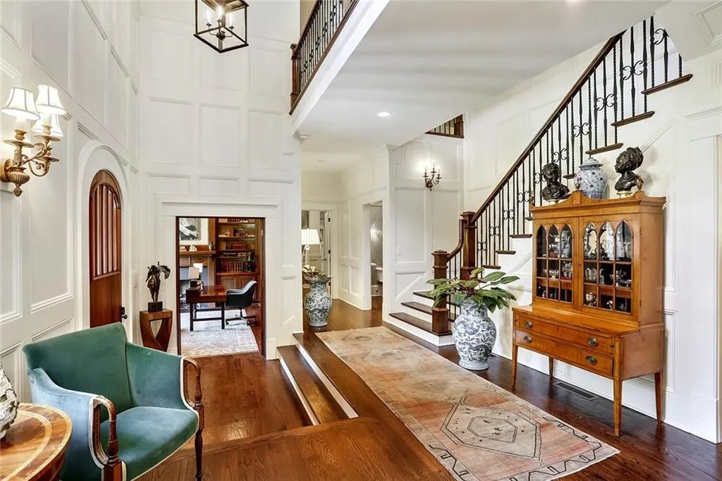 2875 Mabry Lane Ne, Brookhaven, Georgia 30319, 5 Bedrooms Bedrooms, ,4 BathroomsBathrooms,Residential,Sold,2875 Mabry Lane Ne,5692819