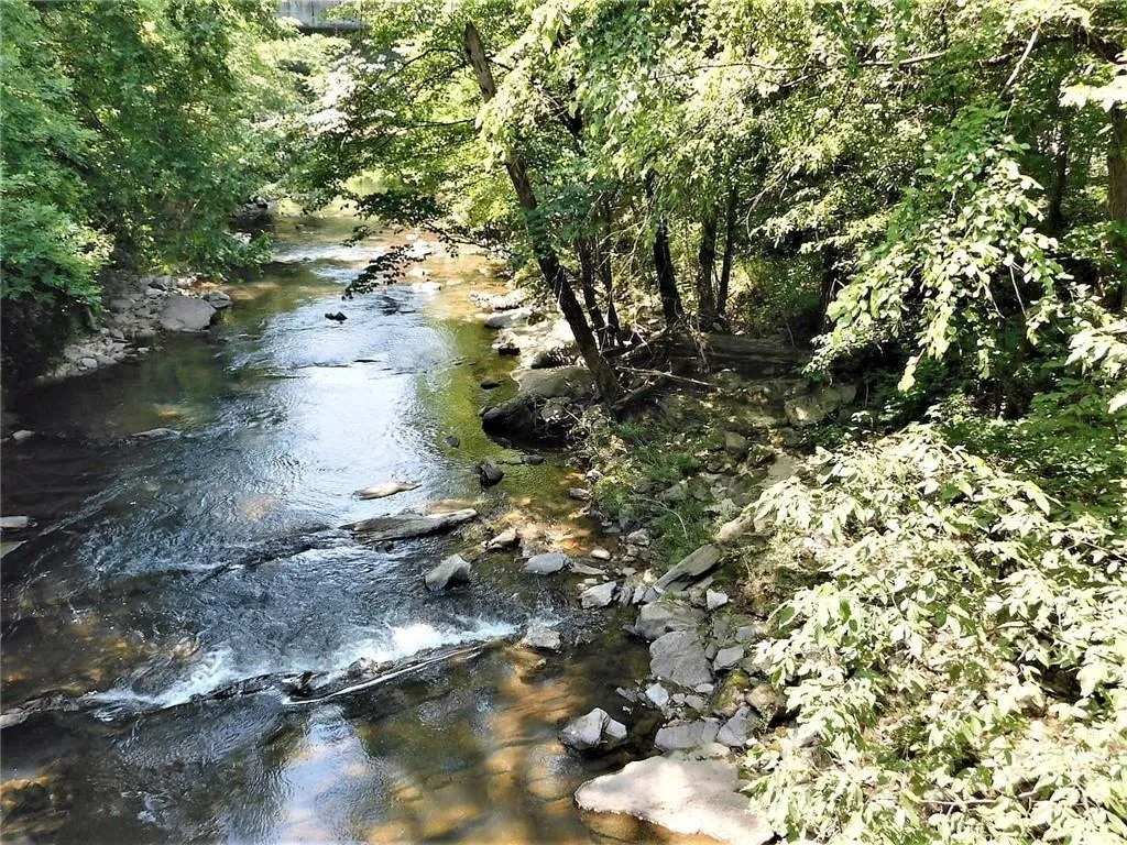 Rottenwood Creek Trail is one of our many trails surrounding Horizon