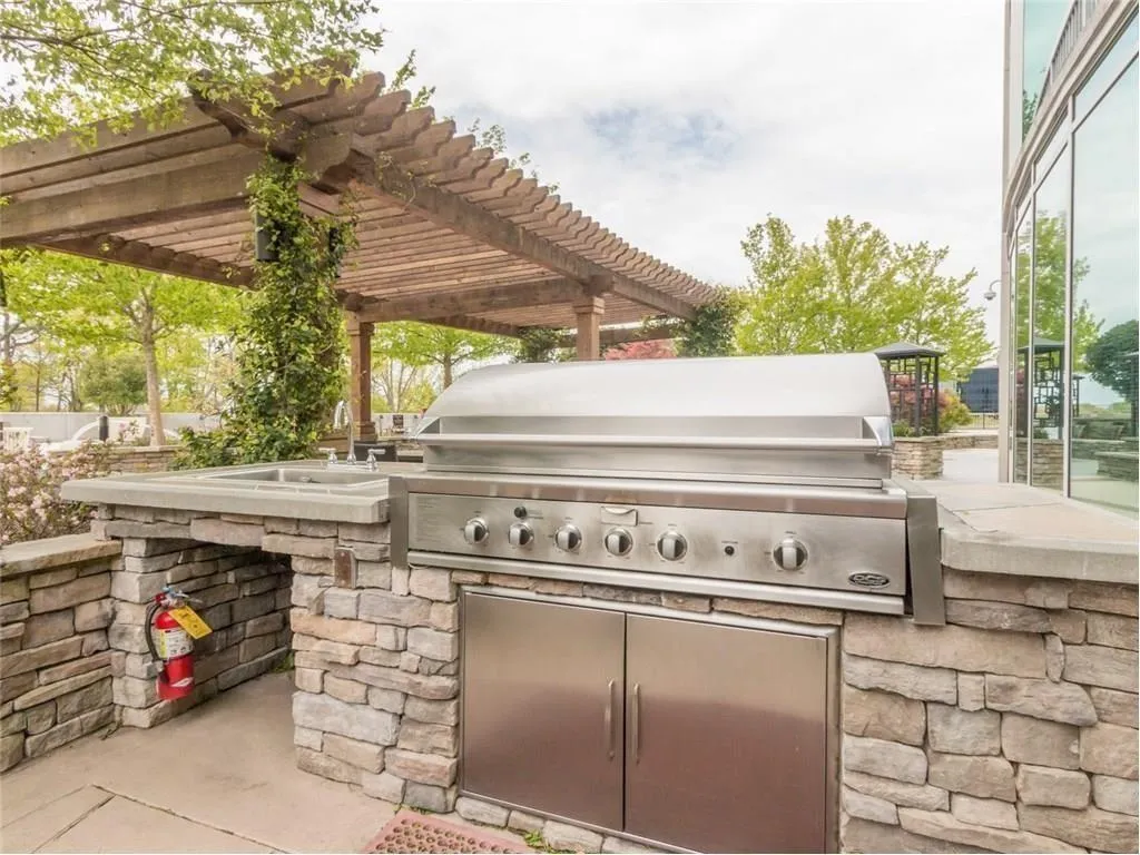 Grilling Area on 5th Floor on Swimming Pool Level