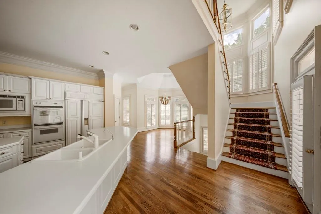 730 Heards Ferry Road, Sandy Springs, Georgia 30328, 4 Bedrooms Bedrooms, ,4 BathroomsBathrooms,Residential,Sold,730 Heards Ferry Road,7251046