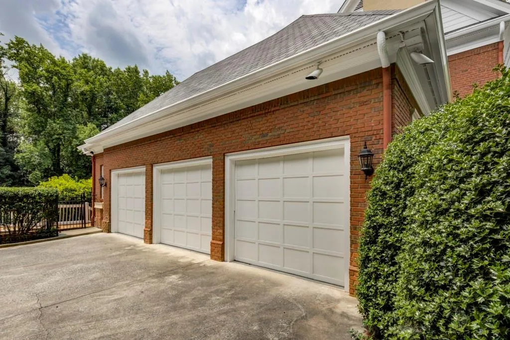 730 Heards Ferry Road, Sandy Springs, Georgia 30328, 4 Bedrooms Bedrooms, ,4 BathroomsBathrooms,Residential,Sold,730 Heards Ferry Road,7251046