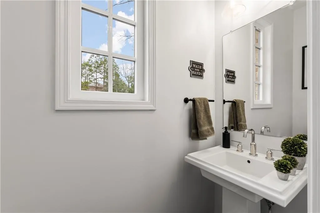 6602 Sterling Drive, Sandy Springs, Georgia 30328, 1 Bedroom Bedrooms, ,1 BathroomBathrooms,Residential,Sold,6602 Sterling Drive,7008608