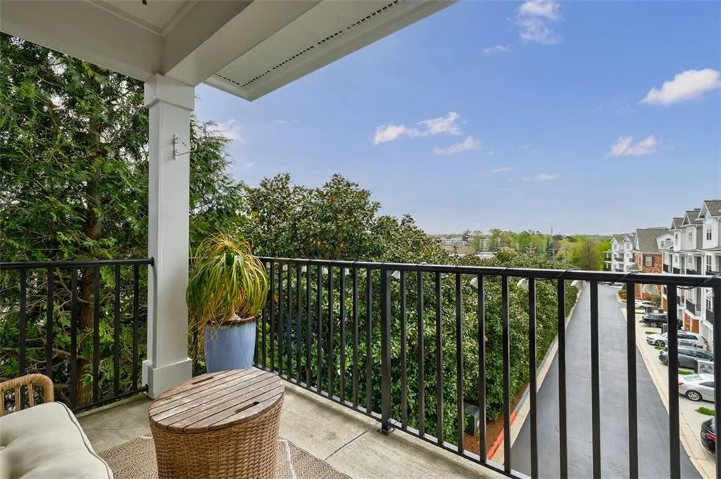 274 Le Gran Bend, Sandy Springs, Georgia 30328, 2 Bedrooms Bedrooms, ,2 BathroomsBathrooms,Residential,Sold,274 Le Gran Bend,7030812
