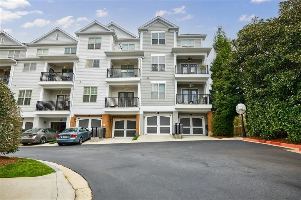 274 Le Gran Bend, Sandy Springs, Georgia 30328, 2 Bedrooms Bedrooms, ,2 BathroomsBathrooms,Residential,Sold,274 Le Gran Bend,7030812