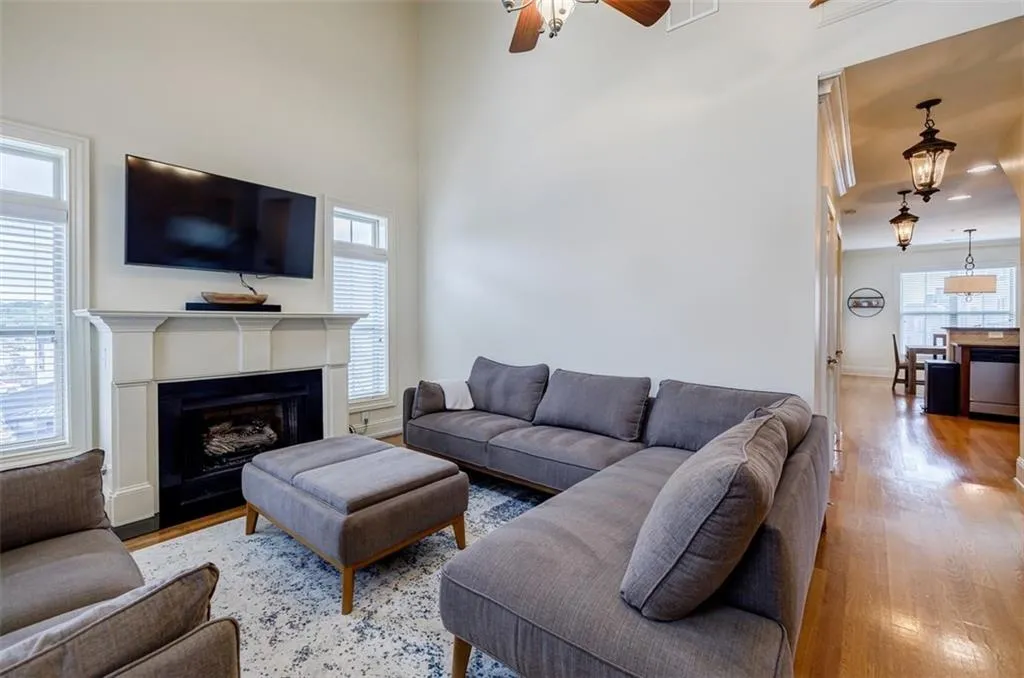 274 Le Gran Bend, Sandy Springs, Georgia 30328, 2 Bedrooms Bedrooms, ,2 BathroomsBathrooms,Residential,Sold,274 Le Gran Bend,7030812