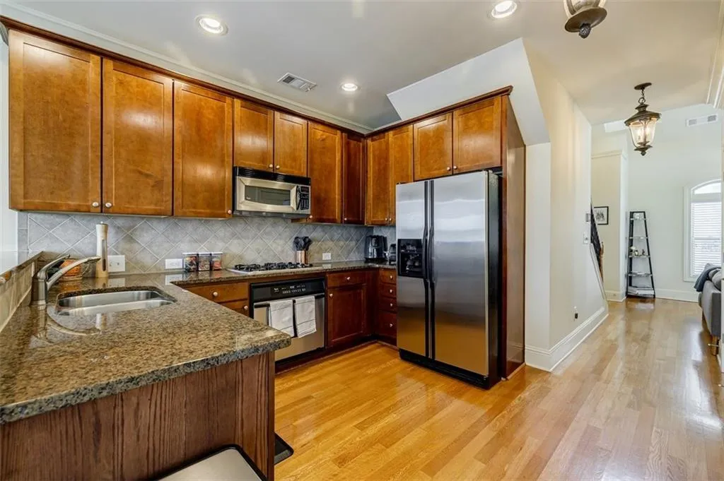 274 Le Gran Bend, Sandy Springs, Georgia 30328, 2 Bedrooms Bedrooms, ,2 BathroomsBathrooms,Residential,Sold,274 Le Gran Bend,7030812