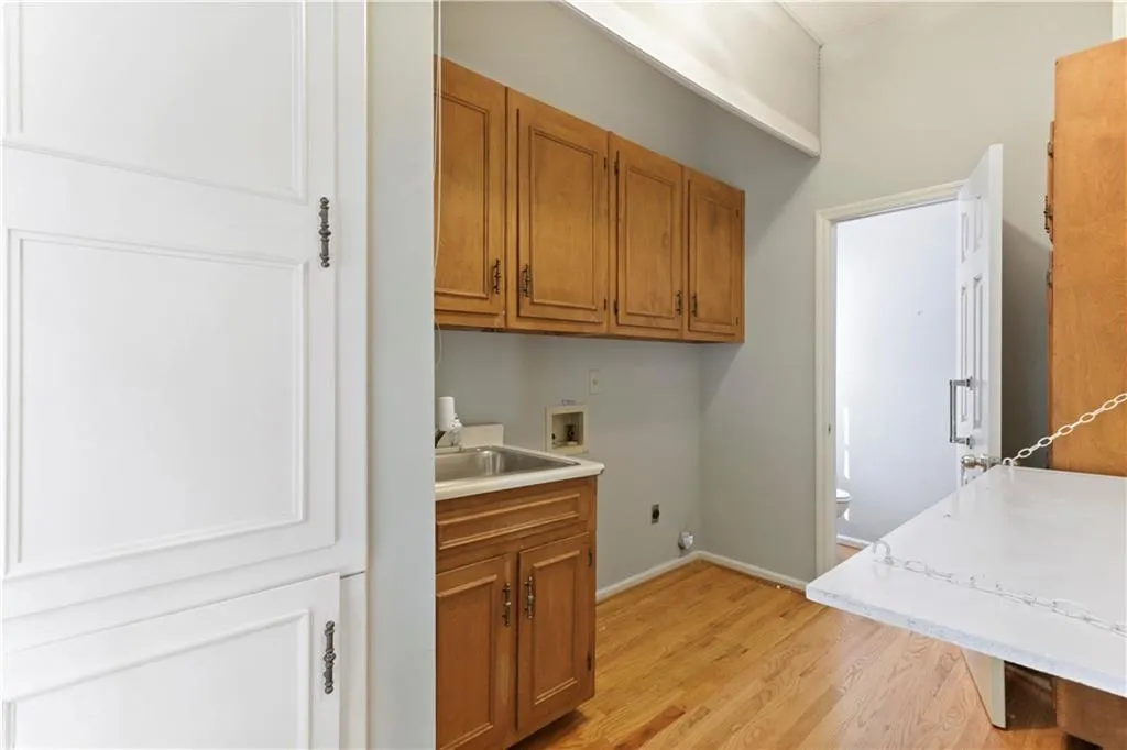 200 River Pass Trail, Sandy Springs, Georgia 30350, 5 Bedrooms Bedrooms, ,4 BathroomsBathrooms,Residential,Sold,200 River Pass Trail,6625268