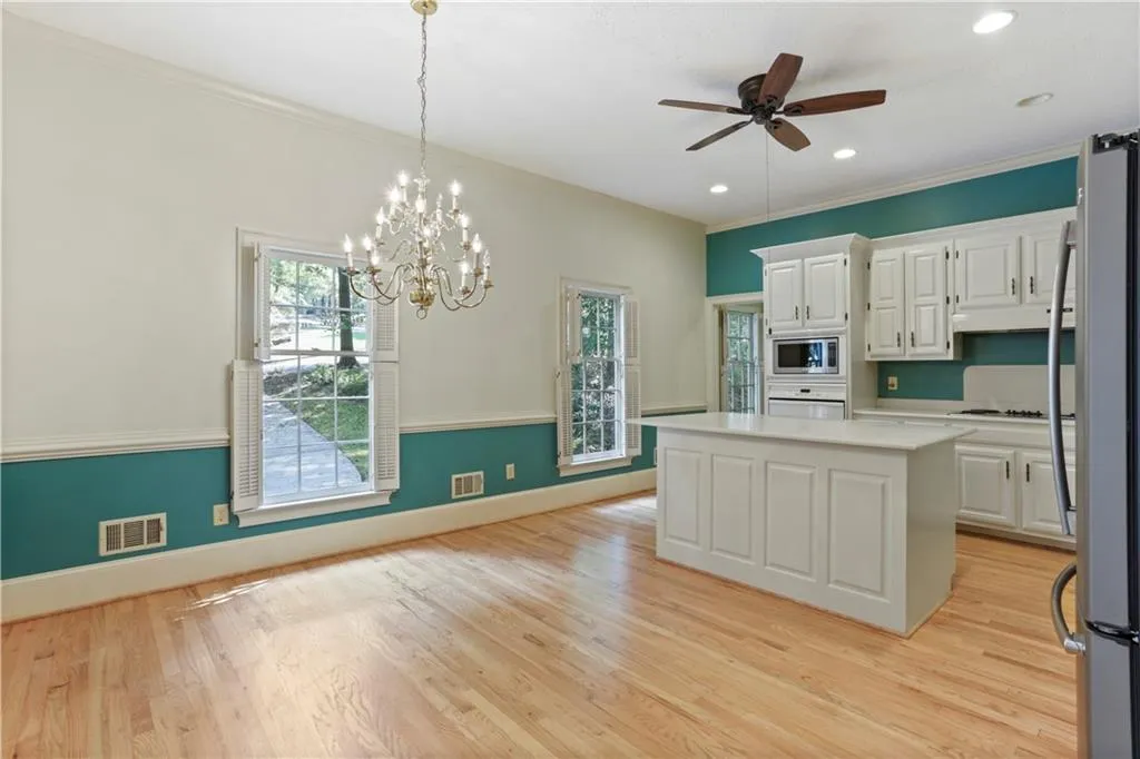200 River Pass Trail, Sandy Springs, Georgia 30350, 5 Bedrooms Bedrooms, ,4 BathroomsBathrooms,Residential,Sold,200 River Pass Trail,6625268