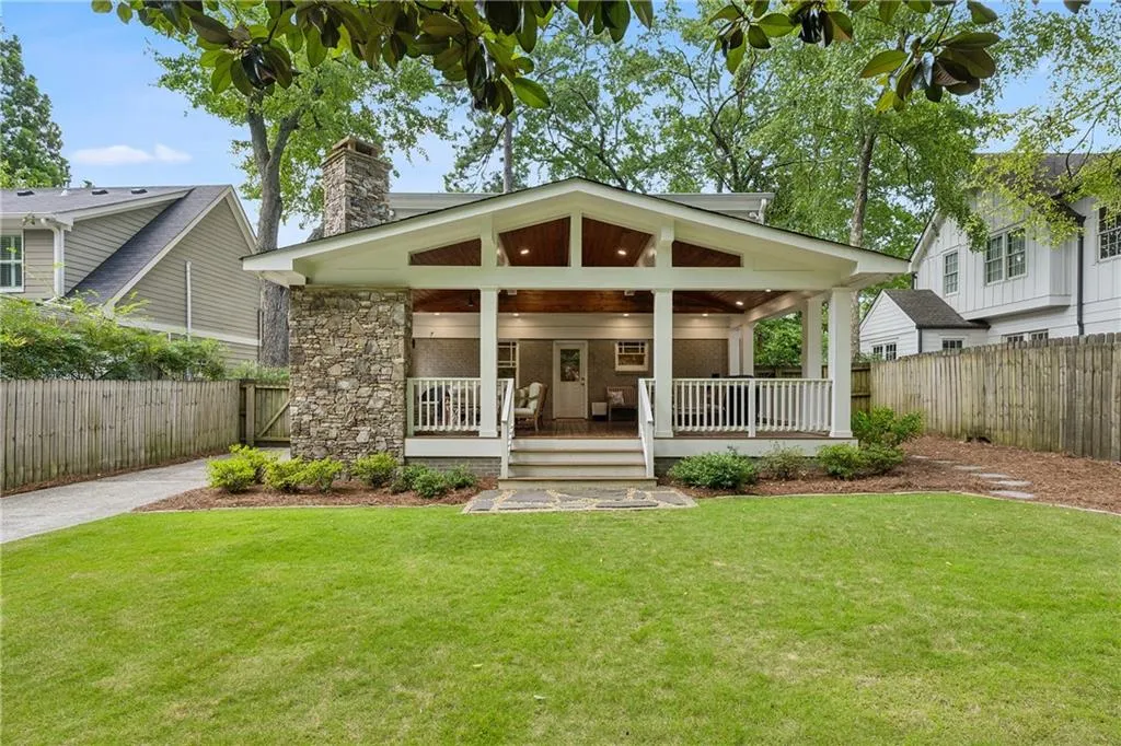 2874 Elliott Circle Ne, Atlanta, Georgia 30305, 3 Bedrooms Bedrooms, ,3 BathroomsBathrooms,Residential,For Sale,2874 Elliott Circle Ne,7623465