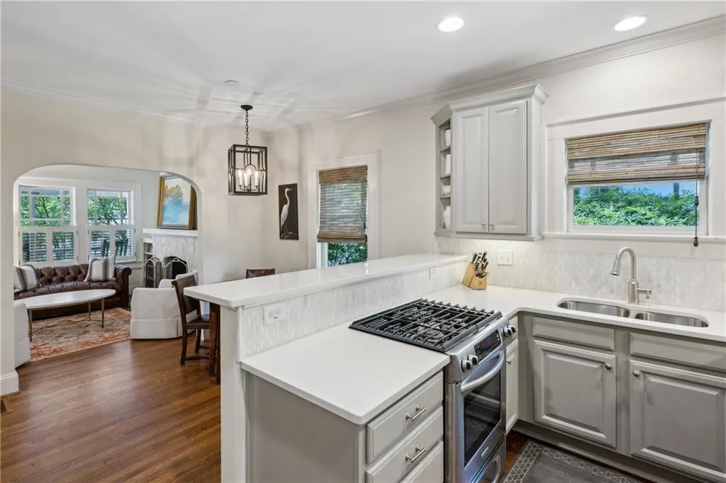 2874 Elliott Circle Ne, Atlanta, Georgia 30305, 3 Bedrooms Bedrooms, ,3 BathroomsBathrooms,Residential,For Sale,2874 Elliott Circle Ne,7623465