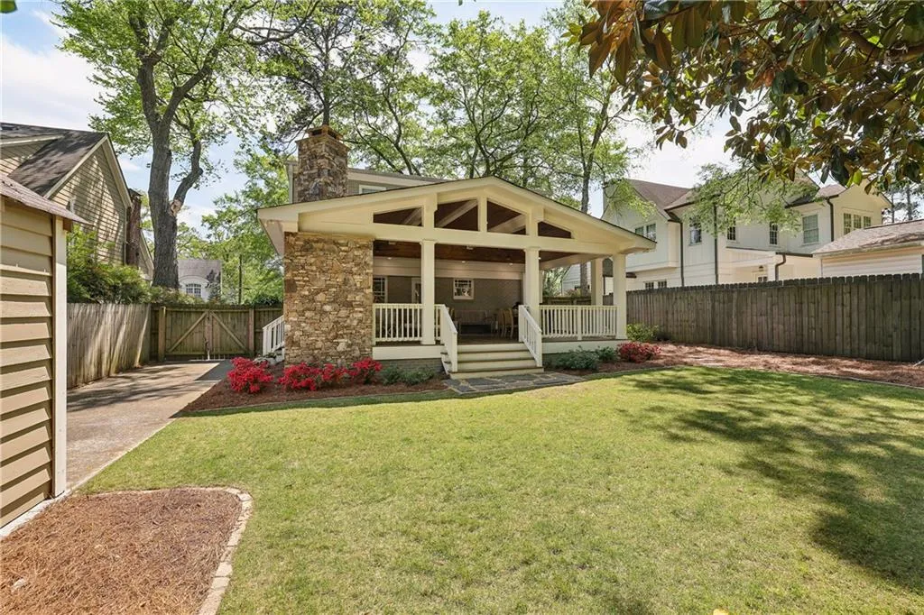 2874 Elliott Circle Ne, Atlanta, Georgia 30305, 3 Bedrooms Bedrooms, ,3 BathroomsBathrooms,Residential,For Sale,2874 Elliott Circle Ne,7623465