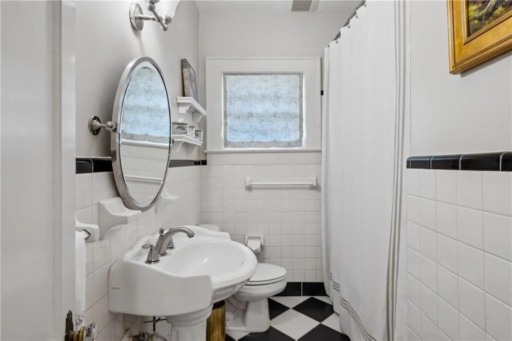 2874 Elliott Circle Ne, Atlanta, Georgia 30305, 3 Bedrooms Bedrooms, ,3 BathroomsBathrooms,Residential,For Sale,2874 Elliott Circle Ne,7623465