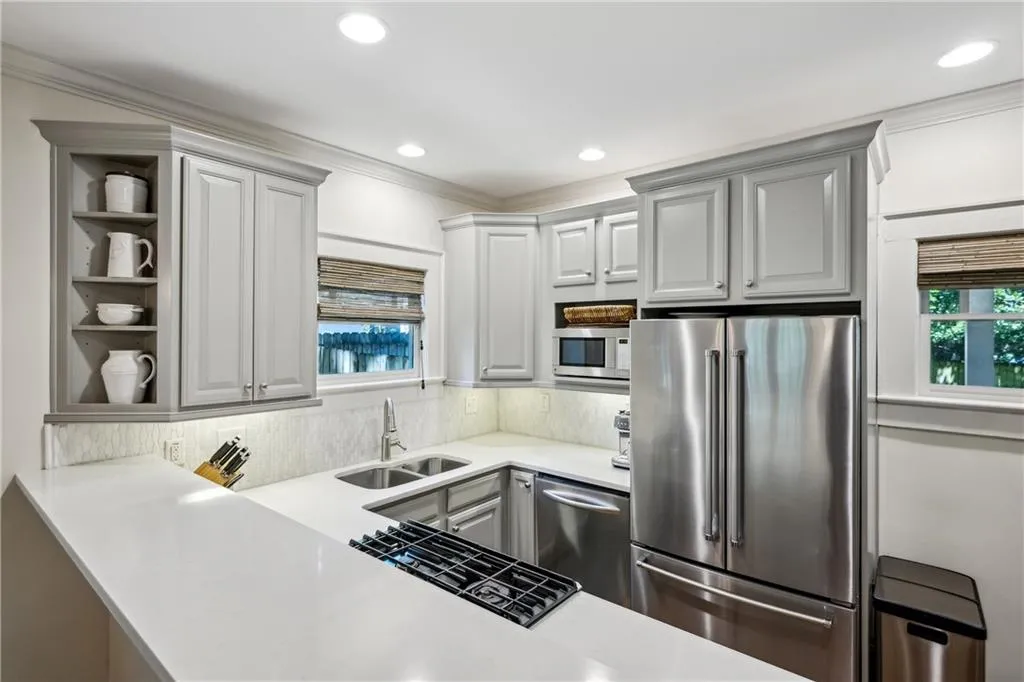 2874 Elliott Circle Ne, Atlanta, Georgia 30305, 3 Bedrooms Bedrooms, ,3 BathroomsBathrooms,Residential,For Sale,2874 Elliott Circle Ne,7623465