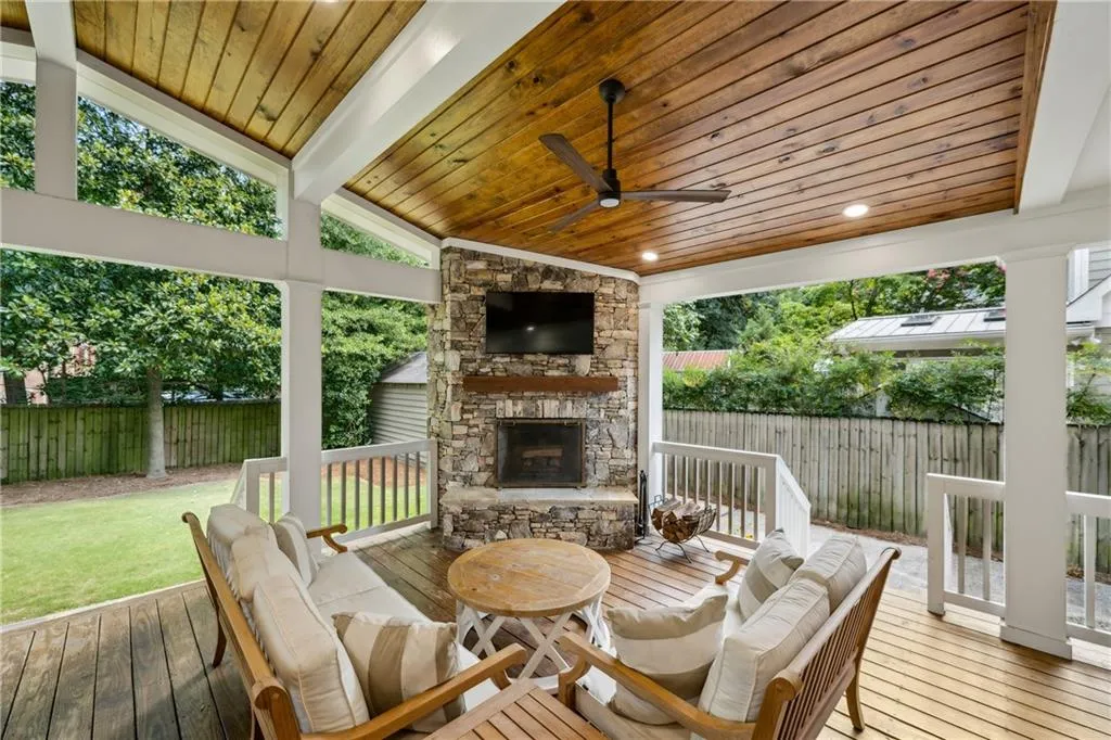 2874 Elliott Circle Ne, Atlanta, Georgia 30305, 3 Bedrooms Bedrooms, ,3 BathroomsBathrooms,Residential,For Sale,2874 Elliott Circle Ne,7623465