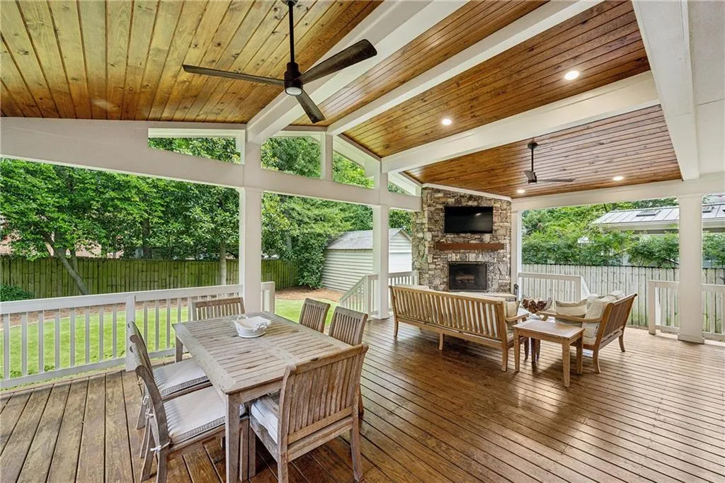 2874 Elliott Circle Ne, Atlanta, Georgia 30305, 3 Bedrooms Bedrooms, ,3 BathroomsBathrooms,Residential,For Sale,2874 Elliott Circle Ne,7623465
