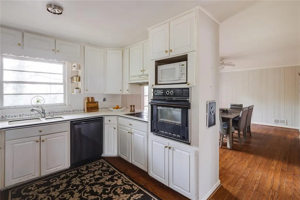 6705 Wright Road, Sandy Springs, Georgia 30328, 4 Bedrooms Bedrooms, ,3 BathroomsBathrooms,Residential,Sold,6705 Wright Road,6981019