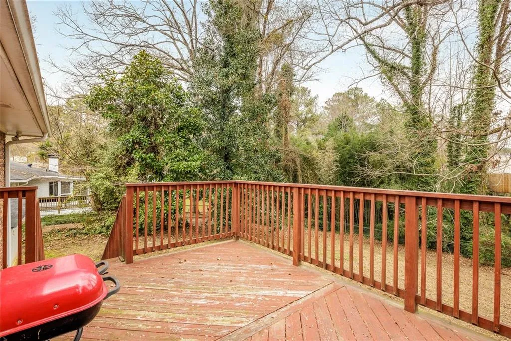 6705 Wright Road, Sandy Springs, Georgia 30328, 4 Bedrooms Bedrooms, ,3 BathroomsBathrooms,Residential,Sold,6705 Wright Road,6981019