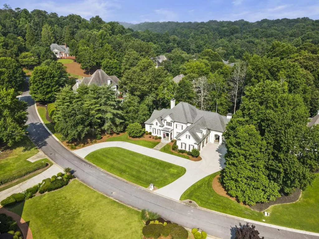 8410 Lazy Oaks Court, Sandy Springs, Georgia 30350, 5 Bedrooms Bedrooms, ,6 BathroomsBathrooms,Residential,Sold,8410 Lazy Oaks Court,7241684