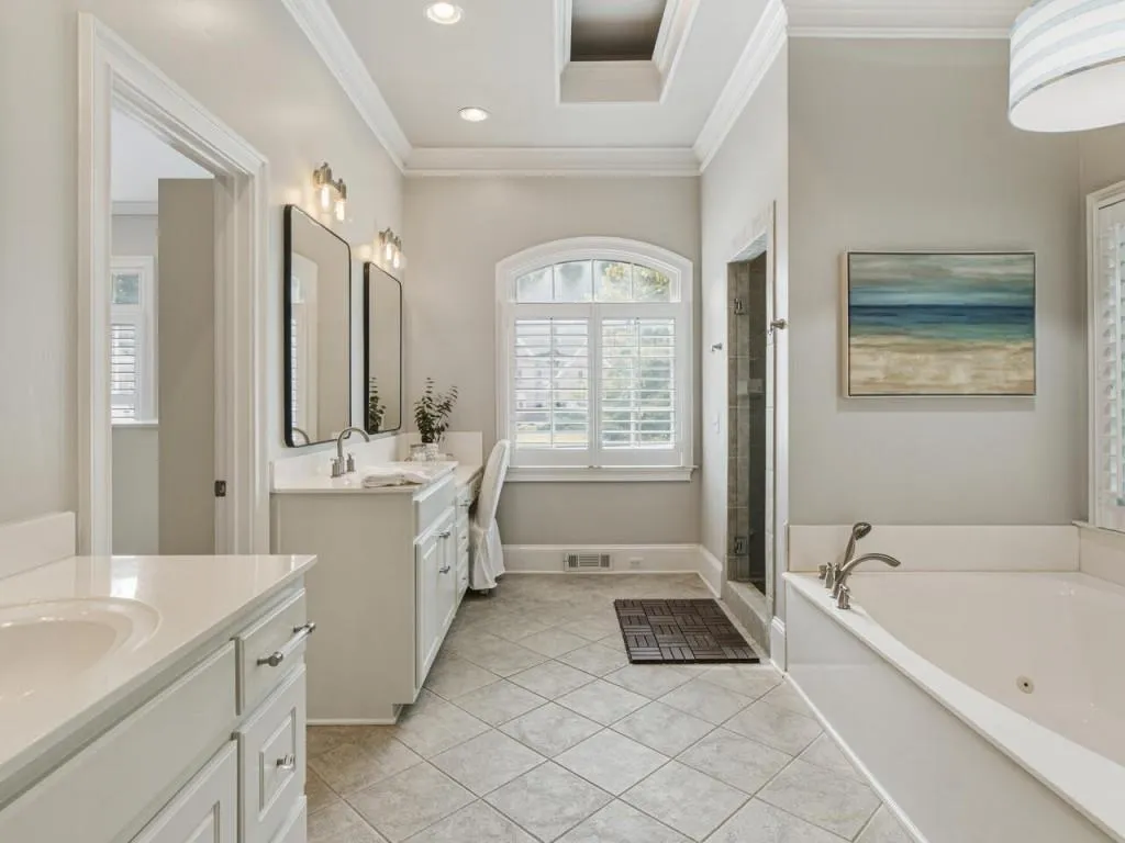 8410 Lazy Oaks Court, Sandy Springs, Georgia 30350, 5 Bedrooms Bedrooms, ,6 BathroomsBathrooms,Residential,Sold,8410 Lazy Oaks Court,7241684