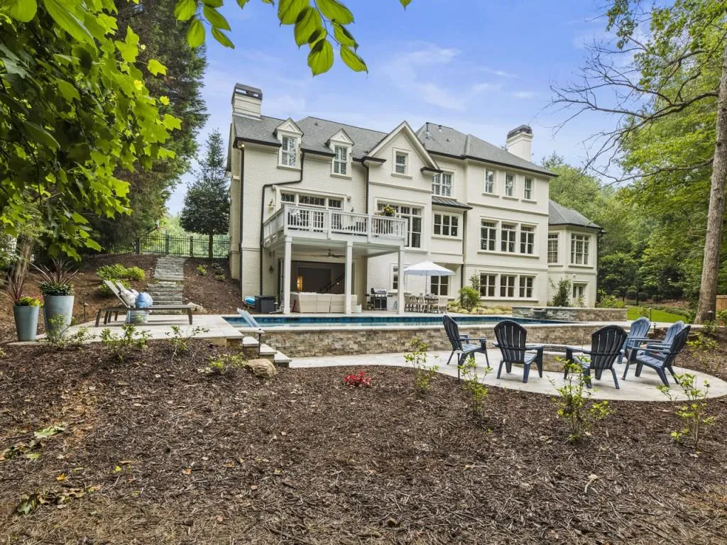 8410 Lazy Oaks Court, Sandy Springs, Georgia 30350, 5 Bedrooms Bedrooms, ,6 BathroomsBathrooms,Residential,Sold,8410 Lazy Oaks Court,7241684