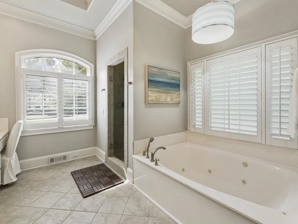 8410 Lazy Oaks Court, Sandy Springs, Georgia 30350, 5 Bedrooms Bedrooms, ,6 BathroomsBathrooms,Residential,Sold,8410 Lazy Oaks Court,7241684