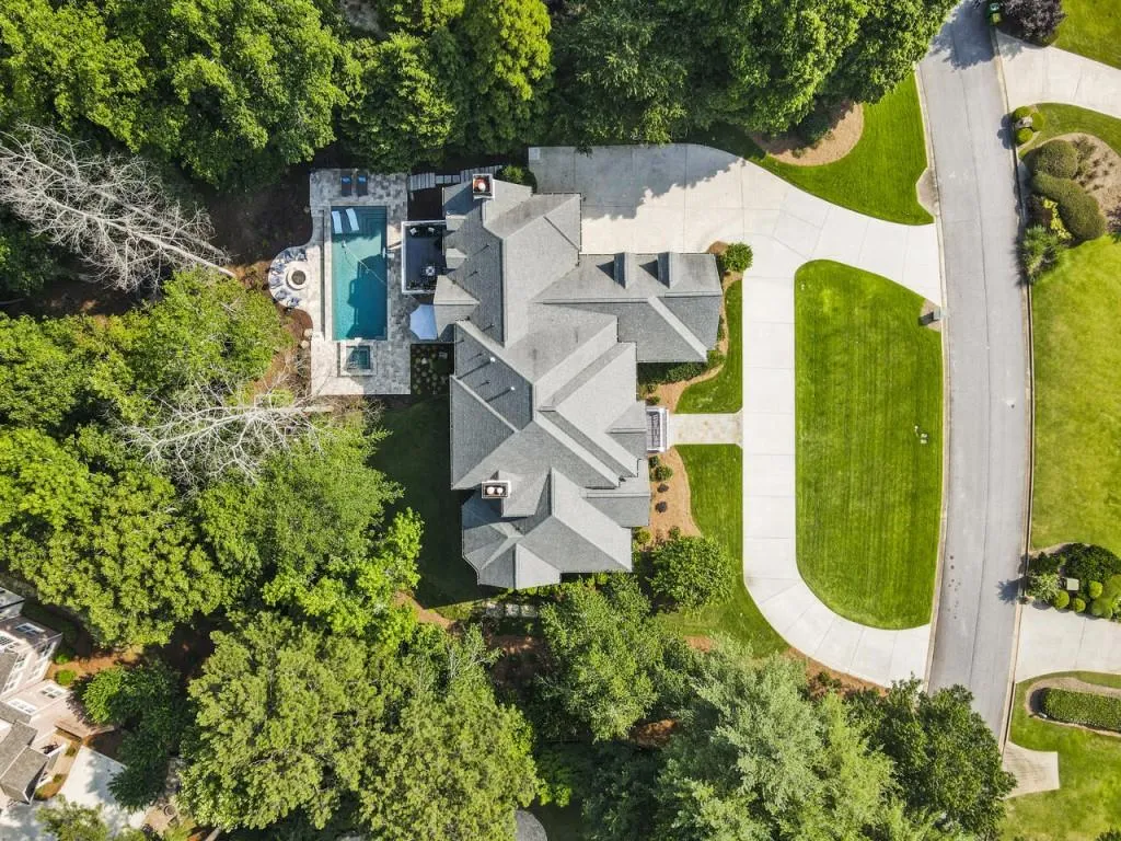 8410 Lazy Oaks Court, Sandy Springs, Georgia 30350, 5 Bedrooms Bedrooms, ,6 BathroomsBathrooms,Residential,Sold,8410 Lazy Oaks Court,7241684
