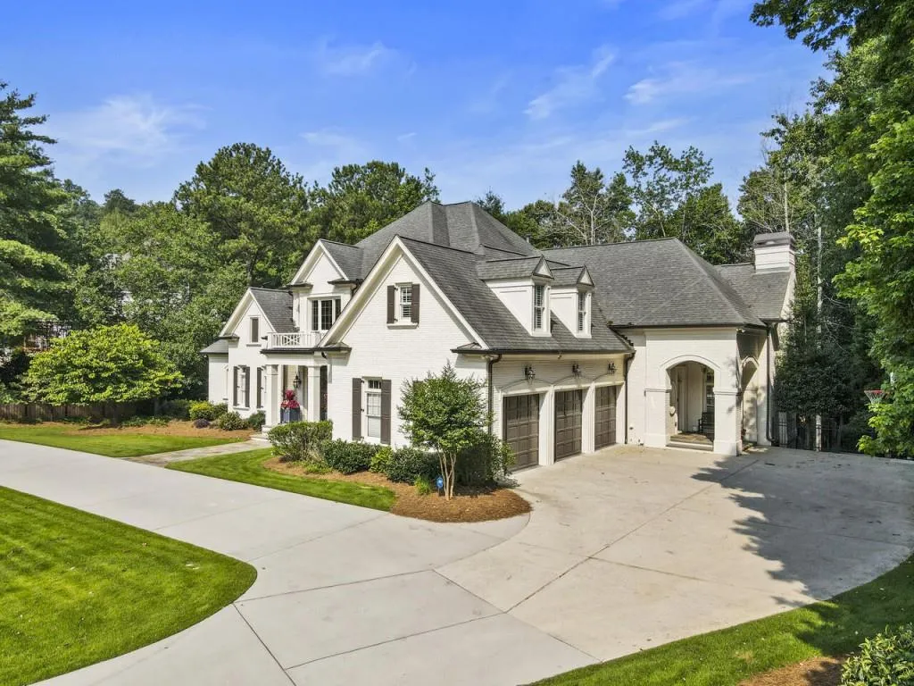 8410 Lazy Oaks Court, Sandy Springs, Georgia 30350, 5 Bedrooms Bedrooms, ,6 BathroomsBathrooms,Residential,Sold,8410 Lazy Oaks Court,7241684