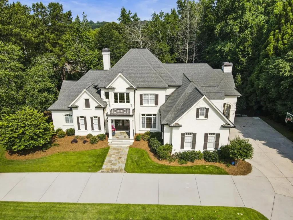 8410 Lazy Oaks Court, Sandy Springs, Georgia 30350, 5 Bedrooms Bedrooms, ,6 BathroomsBathrooms,Residential,Sold,8410 Lazy Oaks Court,7241684