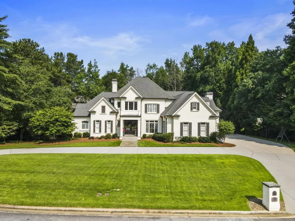8410 Lazy Oaks Court, Sandy Springs, Georgia 30350, 5 Bedrooms Bedrooms, ,6 BathroomsBathrooms,Residential,Sold,8410 Lazy Oaks Court,7241684