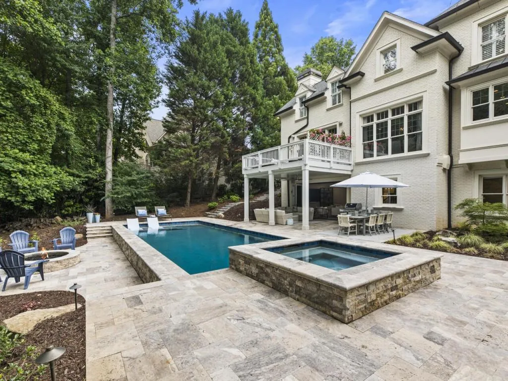 8410 Lazy Oaks Court, Sandy Springs, Georgia 30350, 5 Bedrooms Bedrooms, ,6 BathroomsBathrooms,Residential,Sold,8410 Lazy Oaks Court,7241684