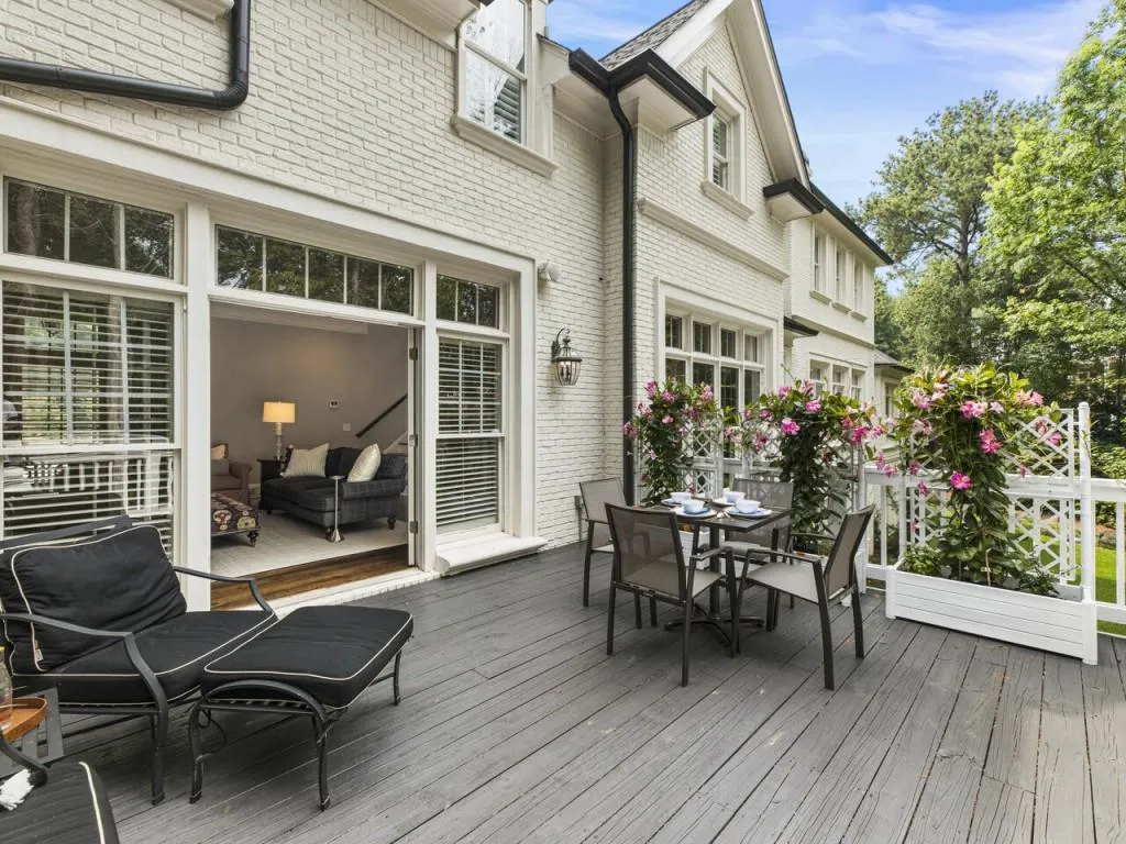 8410 Lazy Oaks Court, Sandy Springs, Georgia 30350, 5 Bedrooms Bedrooms, ,6 BathroomsBathrooms,Residential,Sold,8410 Lazy Oaks Court,7241684