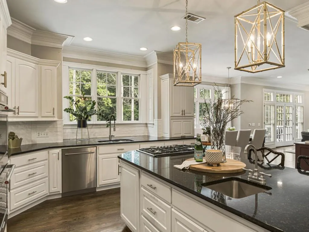 8410 Lazy Oaks Court, Sandy Springs, Georgia 30350, 5 Bedrooms Bedrooms, ,6 BathroomsBathrooms,Residential,Sold,8410 Lazy Oaks Court,7241684