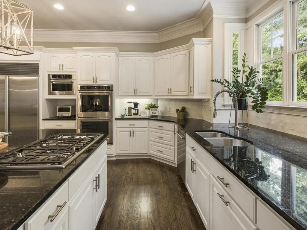 8410 Lazy Oaks Court, Sandy Springs, Georgia 30350, 5 Bedrooms Bedrooms, ,6 BathroomsBathrooms,Residential,Sold,8410 Lazy Oaks Court,7241684