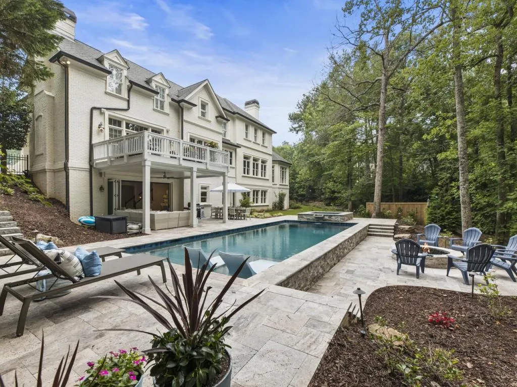 8410 Lazy Oaks Court, Sandy Springs, Georgia 30350, 5 Bedrooms Bedrooms, ,6 BathroomsBathrooms,Residential,Sold,8410 Lazy Oaks Court,7241684